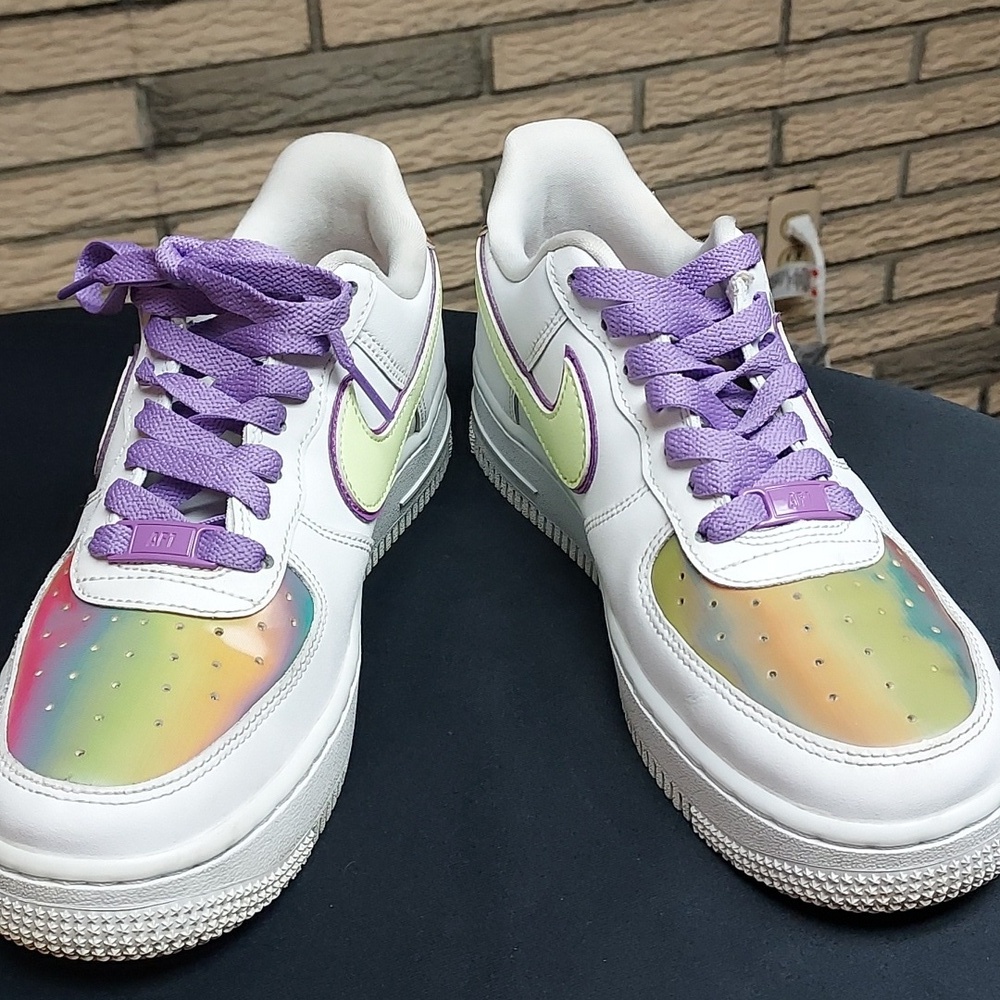 Nike Air Force One Low Women's White and Lavender Sneakers Sz 7